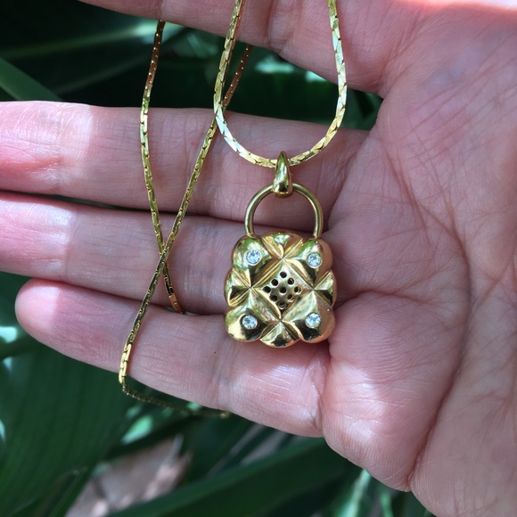 Gold tone diamanté openable pendant and chain - Picture 8 of 8